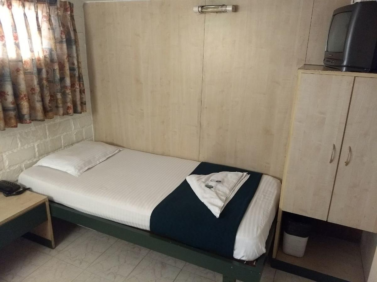 Hotel City Palace Mumbai Bagian luar foto