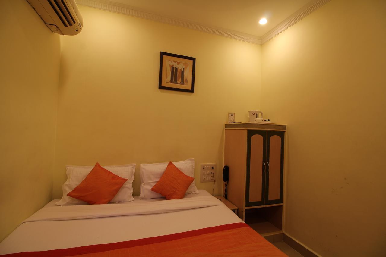 Hotel City Palace Mumbai Bagian luar foto